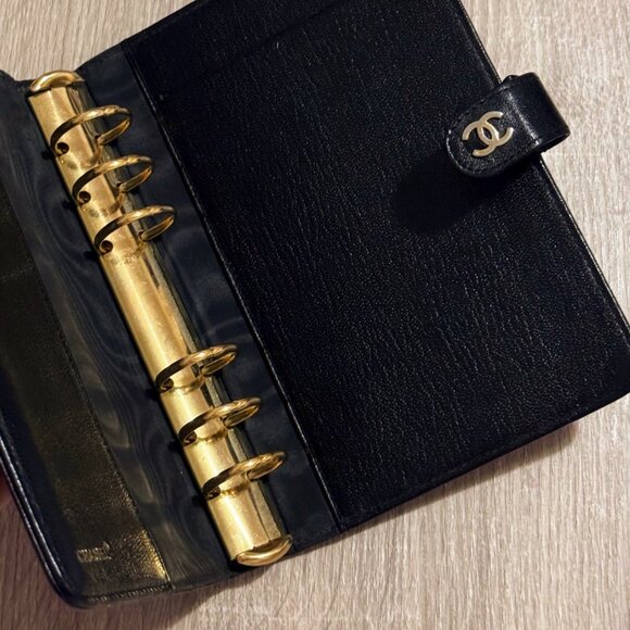 Chanel Classic Logo Clasp Black MM Agenda - Picture 5 of 7